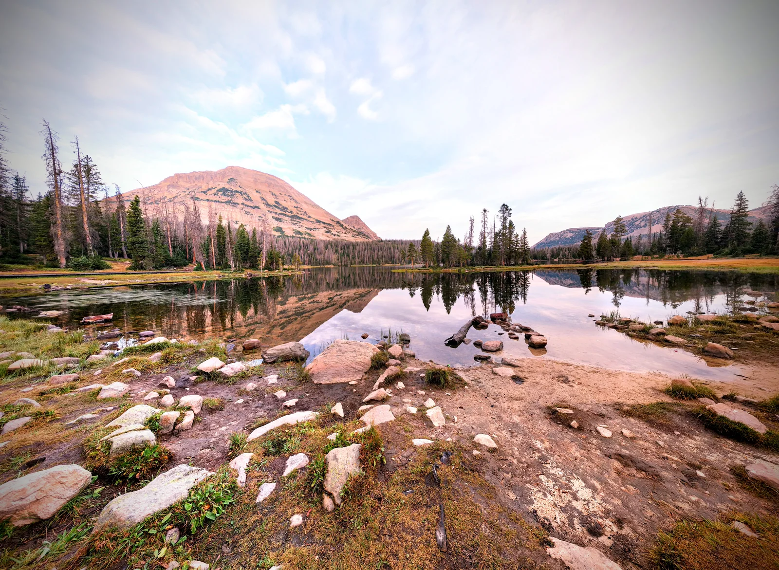 Mirror Lake alpine basin in the High Uintas